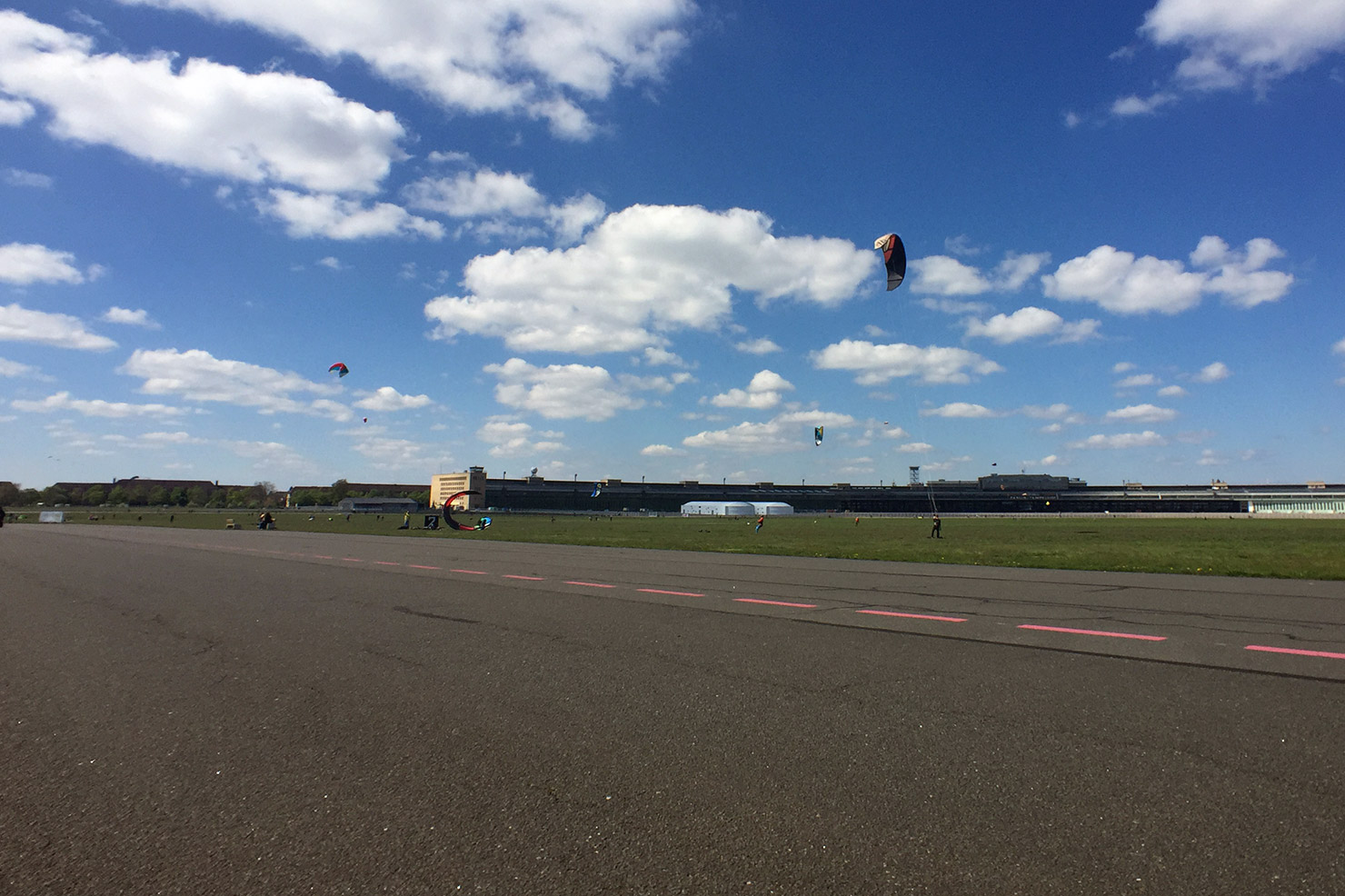 Tempelhofer Feld: parade-ground, airport, spandex leisure resort